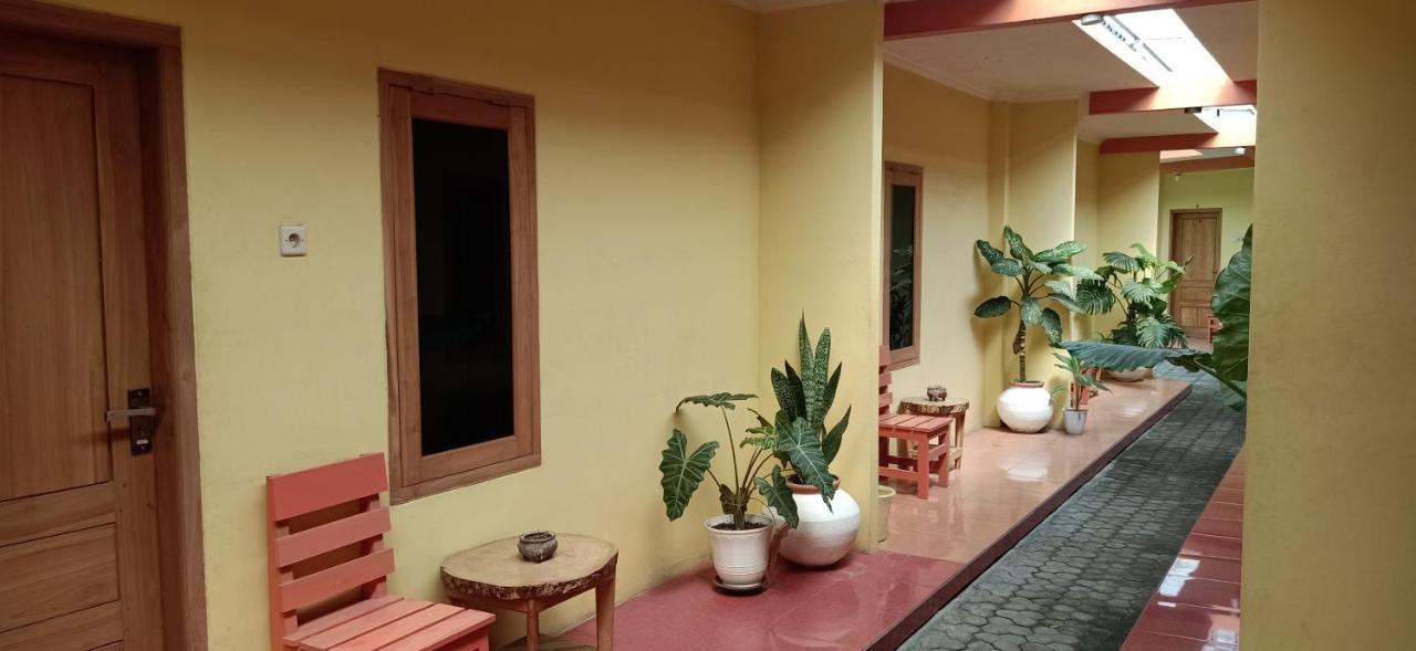 Latansa Homestay Banyuwangi  Exterior foto